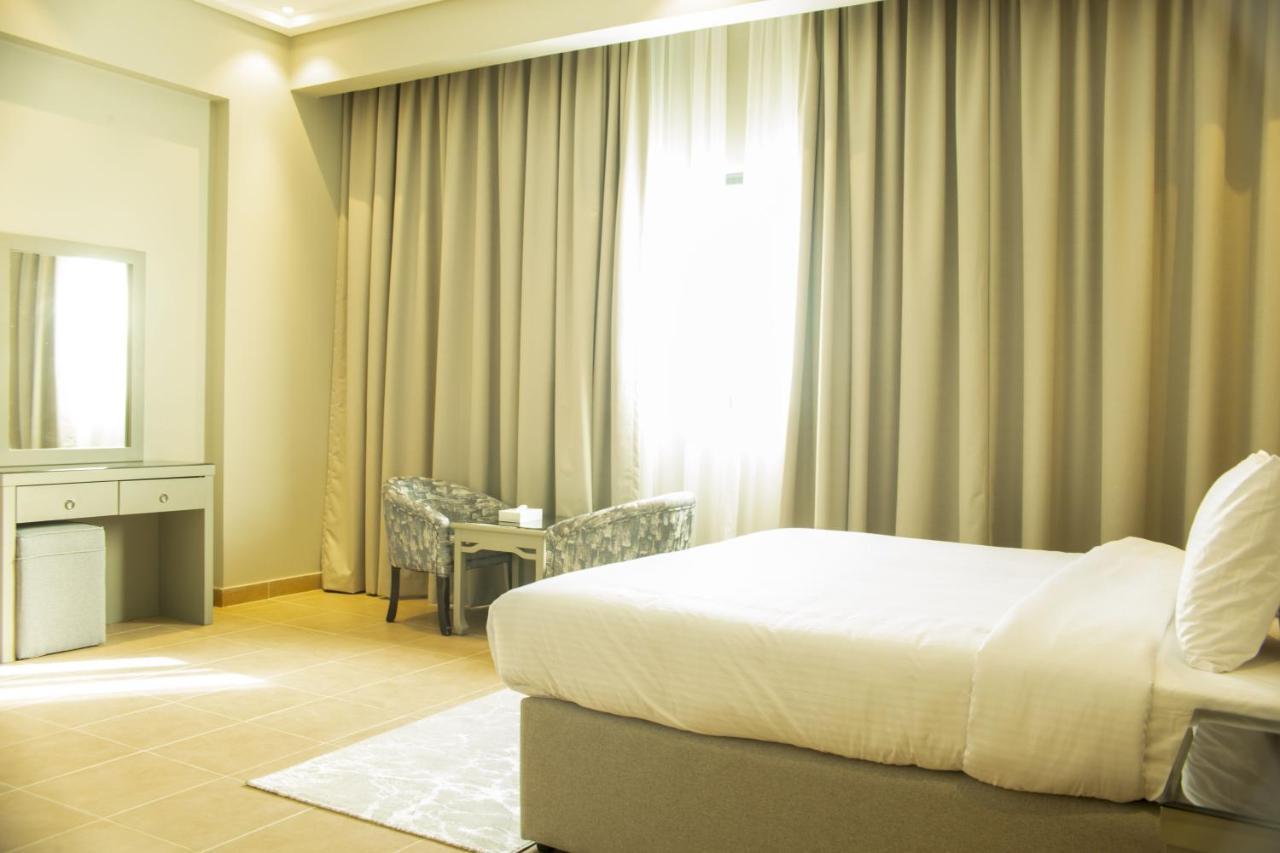 Infinity Tower Suites Wll Манама Екстер'єр фото