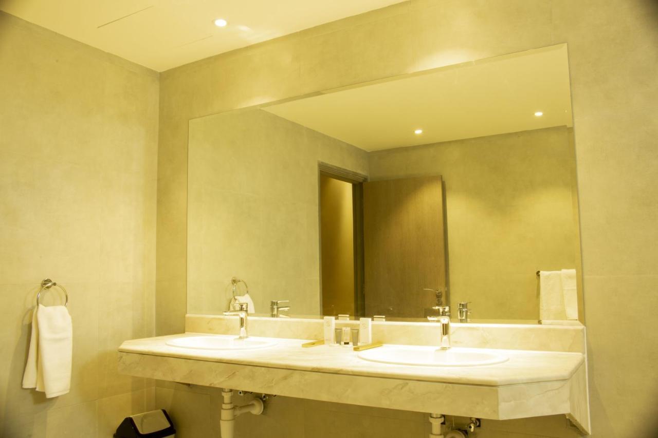 Infinity Tower Suites Wll Манама Екстер'єр фото