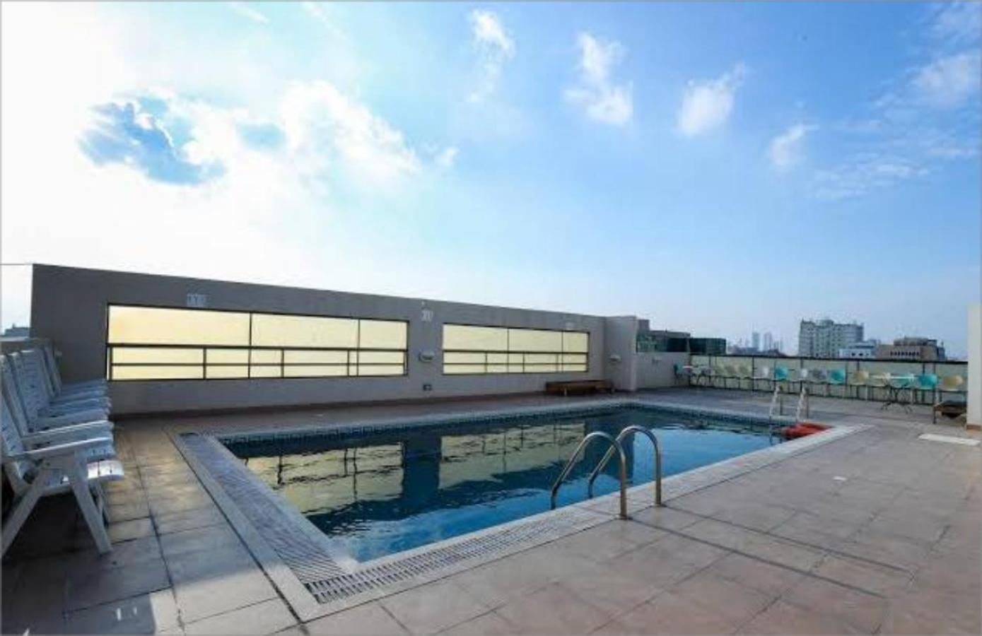 Infinity Tower Suites Wll Манама Екстер'єр фото